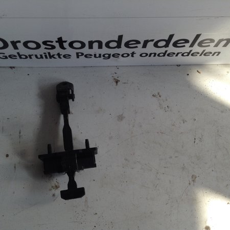 Türfeststeller vorne links 9823211180 Peugeot 208 II P21E