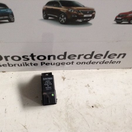 Glow plug relay 9666671780 Peugeot 207