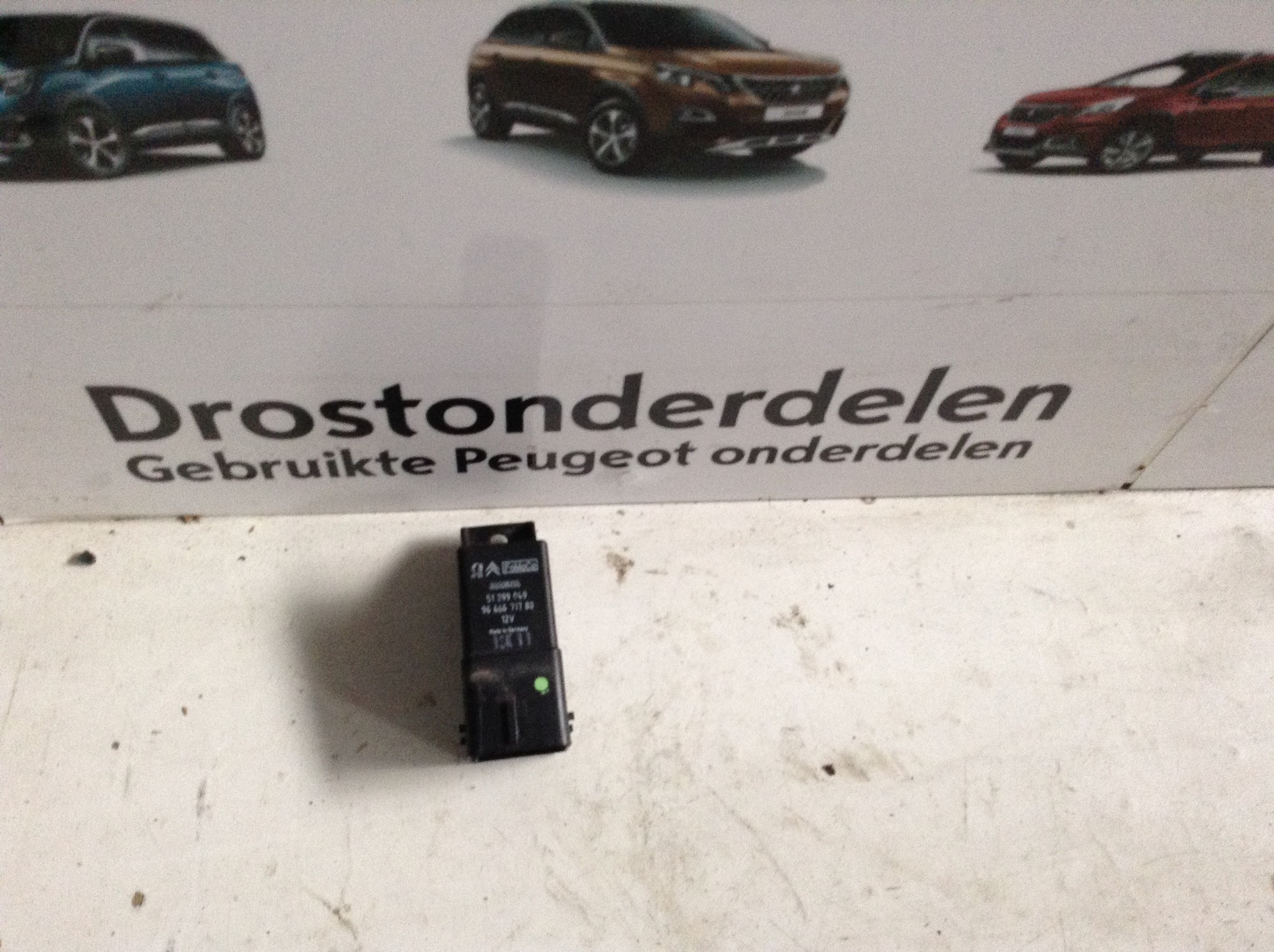 Glow plug relay 9666671780 Peugeot 207 Drostonderdelen