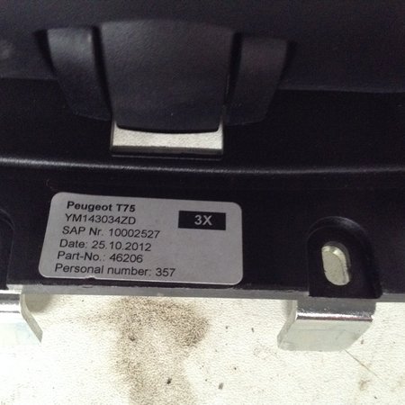 Center Console Armrest Leather YM143034ZD Peugeot RCZ