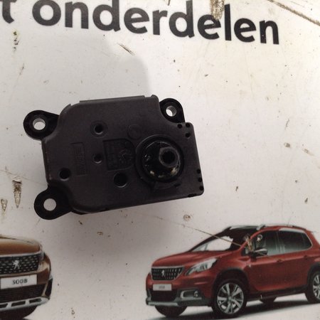 Kachelklep Motoren 9833381680 Peugeot 2008 II P24E MAHLE (KF784001) (EGN0012)