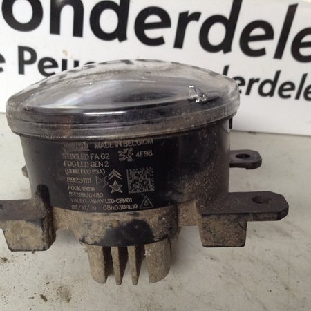 Nebelscheinwerfer links - vorne 9826960480 Peugeot 2008 II P24E