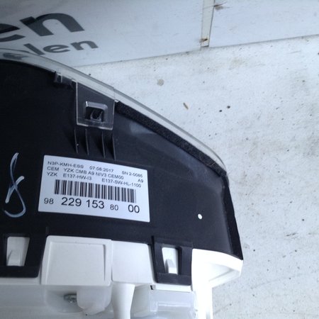 Instrument panel / Odometer 9822915380 Peugeot 208