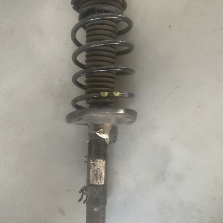 Shock absorber front right Peugeot 208 1.2 tubo HNZ 9820310680