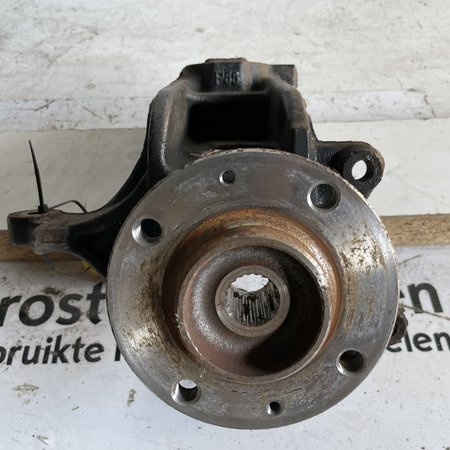 Fusee Rechts Peugeot 2008 1.2 82PK P55 1607557580