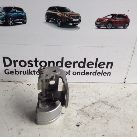 Door Catch Right Peugeot 207CC (9035T5)