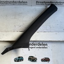 Polsterung vorne rechts Peugeot 3008 Farbe Schwarz 9810165777