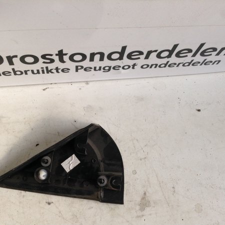 Dreieck rechte vordere Abdeckung 9813323780 Citroen C3