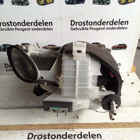 Heater housing Climate Control 9815228180 Peugeot 208