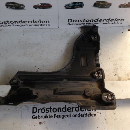 Beschermplaat Rechts 9823546880 Peugeot 208 II P21E