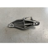 Alternator bracket above Peugeot 208 1.2 with part number 9676865680