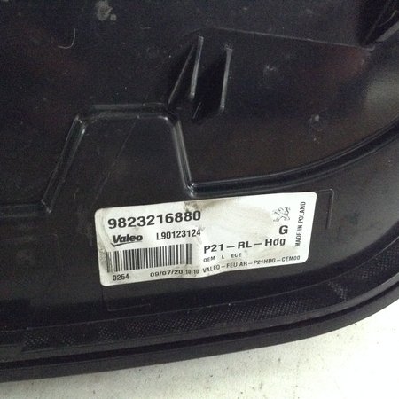 Rücklicht links 9823216880 Peugeot 208 II P21E GT-Line