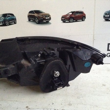 Rear light Left 9823216880 Peugeot 208 II P21E GT-Line