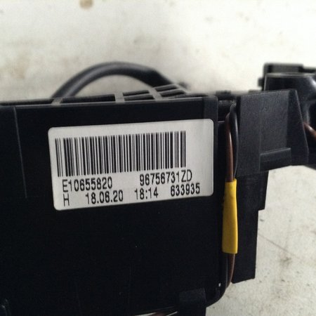 Paddle Shifters on Steering Wheel 96756731ZD Peugeot 208 II P21E