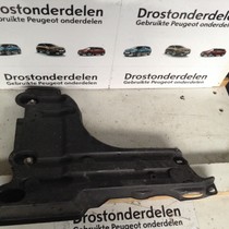 Beschermplaat Rechts 9826459180 Peugeot 2008 II P24E