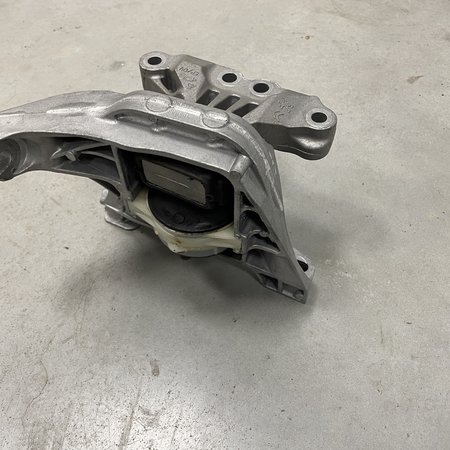 Engine mount with part number 4A103720 Peugeot 308 T9 1.6 Diesel