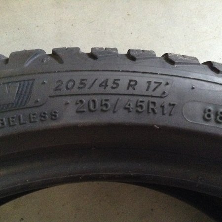 Reifen MICHELIN 205/45/R17