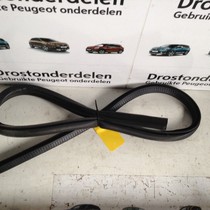 Right door seal Peugeot 308CC (9025K5)