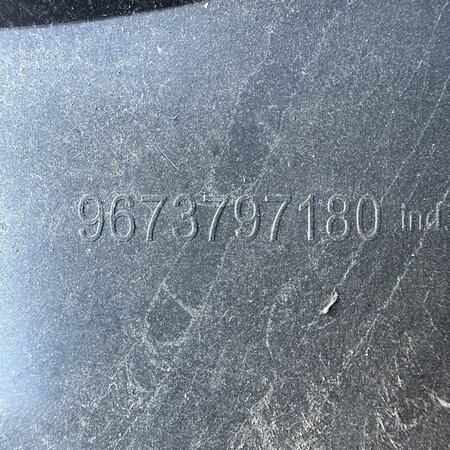 Wheel arch right-Front 9673797180 Peugeot 208