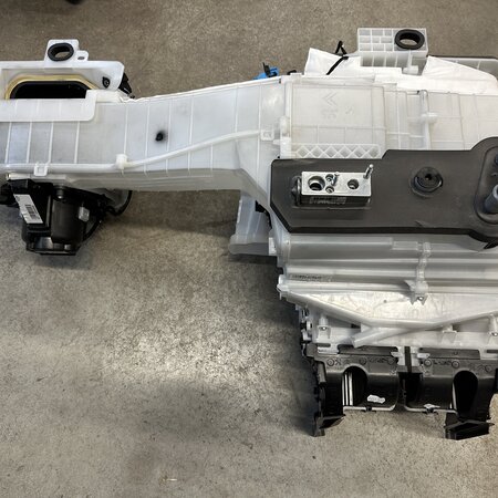 stove house with part number 9811149480 Peugeot 5008 II