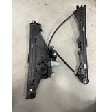 Window mechanism 4-door right front with article number 9828130680 Peugeot 2008 II