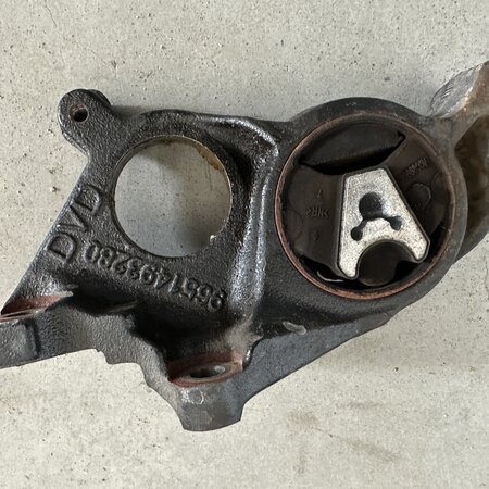 Engine mount with article number 9651493280 Peugeot 308 1.6 Engine code 5FS