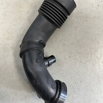 Aanzuigslang Lucht turbo met artikelnummer 9810921280 Peugeot 2008II Motorcode YH01