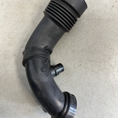 Intake hose Air turbo with article number 9810921280 Peugeot 2008II Engine code YH01
