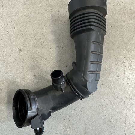 Intake hose Air turbo with article number 9810921280 Peugeot 2008II Engine code YH01