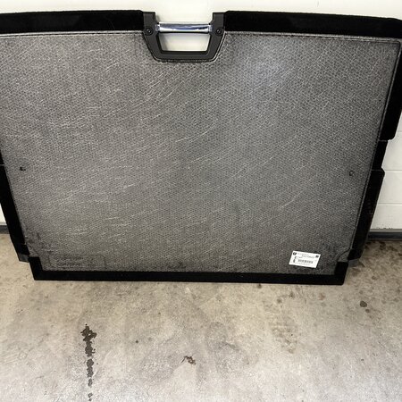Kofferbak plaat  98257388ZD Peugeot 2008II