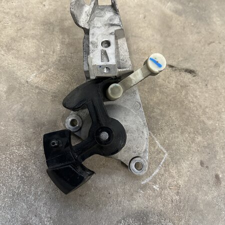 Shift lever on gearbox 9824429080 Peugeot 2008II
