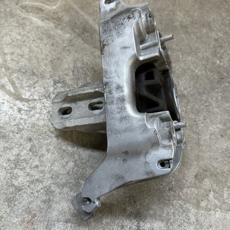 Gearbox engine mount with article number 9824312980 Peugeot 2008 II