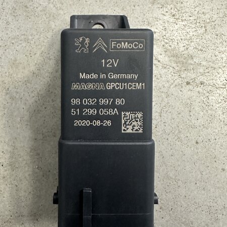 Glow plug relay with article number 9803299780 Peugeot 2008 II 1.5 diesel