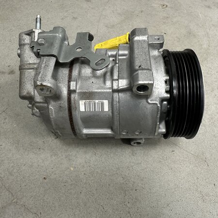 Air conditioning pump with article number 9834779880 Peugeot 2008 II