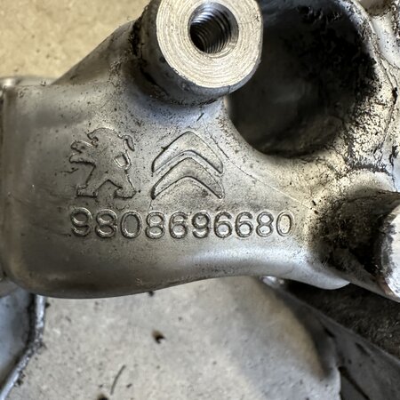 Dynamo steun met artikelnummer 9808696680 Peugeot 2008 II 1.5 diesel  YH01