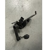 Höhenversteller für Scheinwerfer 9824501180 an der Hinterachse Peugeot 2008II