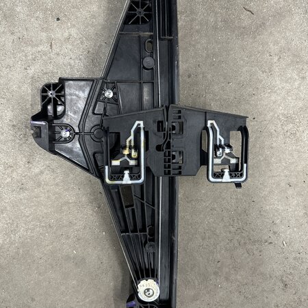 Window mechanism 4-door right rear with article number 9830002480