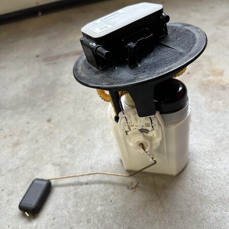 peugeot Fuel pump Electric with article number 9823464880 Peugeot 2008II