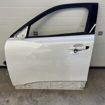 Door 4-door left front with article number (KWE) color Mother of Pearl white 9831047780 Peugeot 2008II