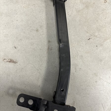 Subframe verlengstuk   rechts-voor steun met artikelnummer 9836340380 Peugeot 2008II