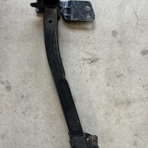 Subframe verlengstuk   Links -voor steun met artikelnummer 9836341080 Peugeot 2008II