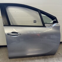 Door 4-door right front with article number 9807820680 Peugeot 208 color code KCA