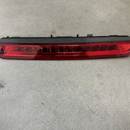 Brake light center tailgate with article number 9836561780 Peugeot 2008 II