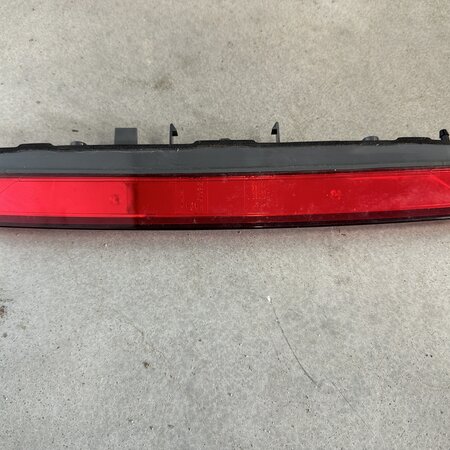 Brake light center tailgate with article number 9836561780 Peugeot 2008 II