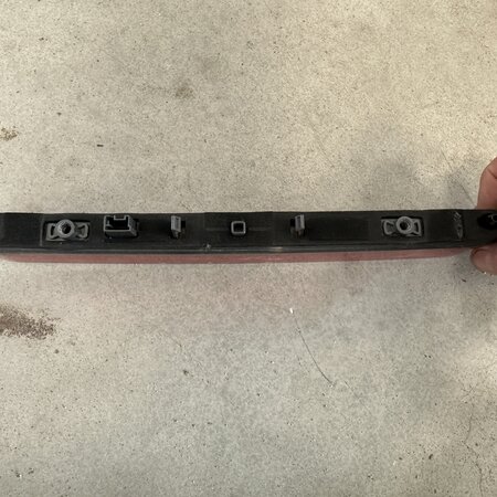 Remlicht midden achterklep  met artikelnummer 9836561780 Peugeot 2008 II