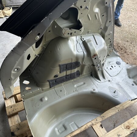 Achterscherm links-achter  1686220880  Peugeot 208 II gt  kleurcode  EVL
