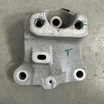 Gearbox Support with article number 9824272880 Peugeot 2008 II