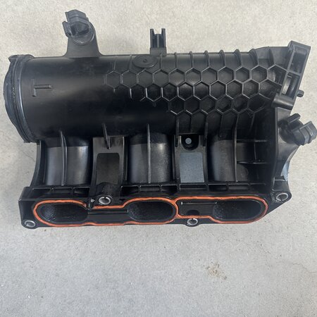 Intake manifold with article number 9015080 Peugeot 2008