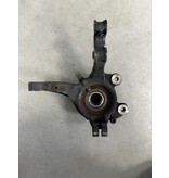 Fusee links-voor met artikelnummer 9826532480 Peugeot 2008 II