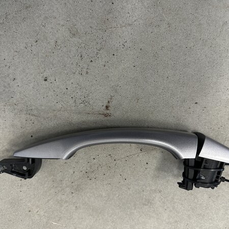 Door handle 4-door left rear with article number Peugeot 2008II 980297831T